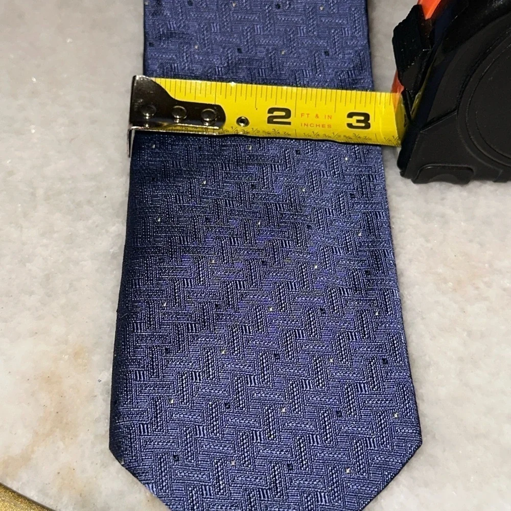 Oscar de la Renta Couture Navy Blue Silk Textured Tie